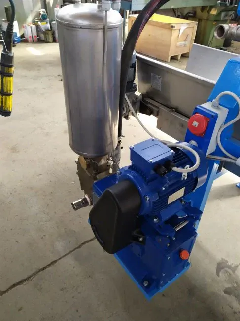 Piston pump VR2 with proof motor.